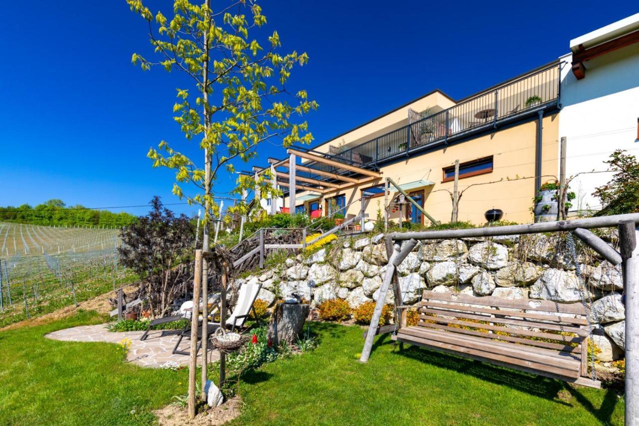 Bed and Breakfast Weingut Perner Ehrenhausen Exterior foto