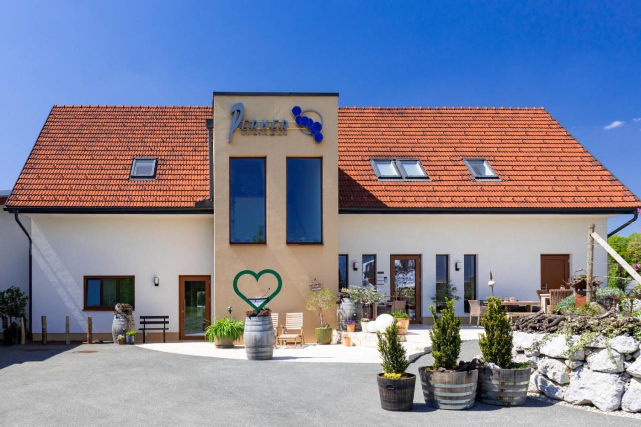 Bed and Breakfast Weingut Perner Ehrenhausen Exterior foto