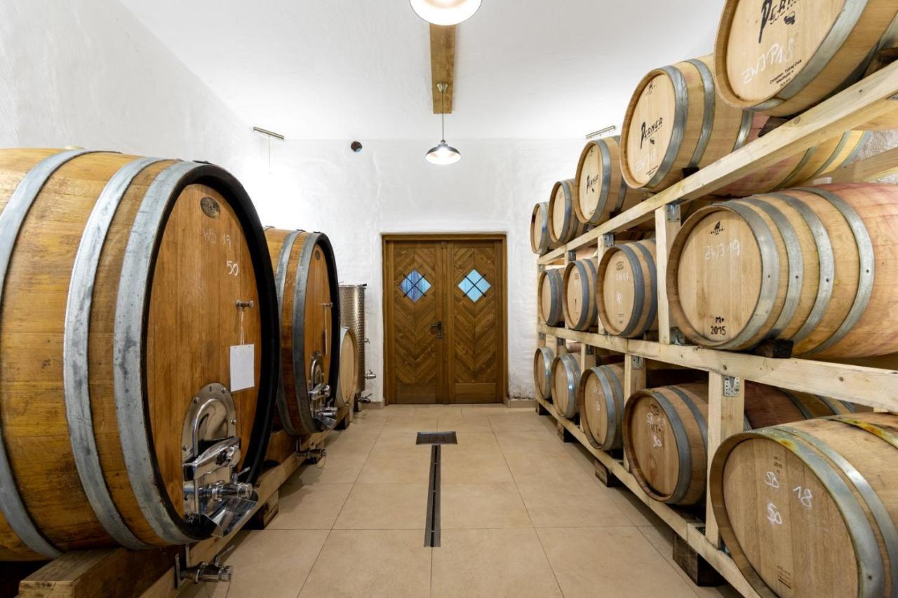 Bed and Breakfast Weingut Perner Ehrenhausen Exterior foto