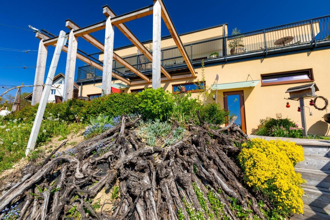 Bed and Breakfast Weingut Perner Ehrenhausen Exterior foto