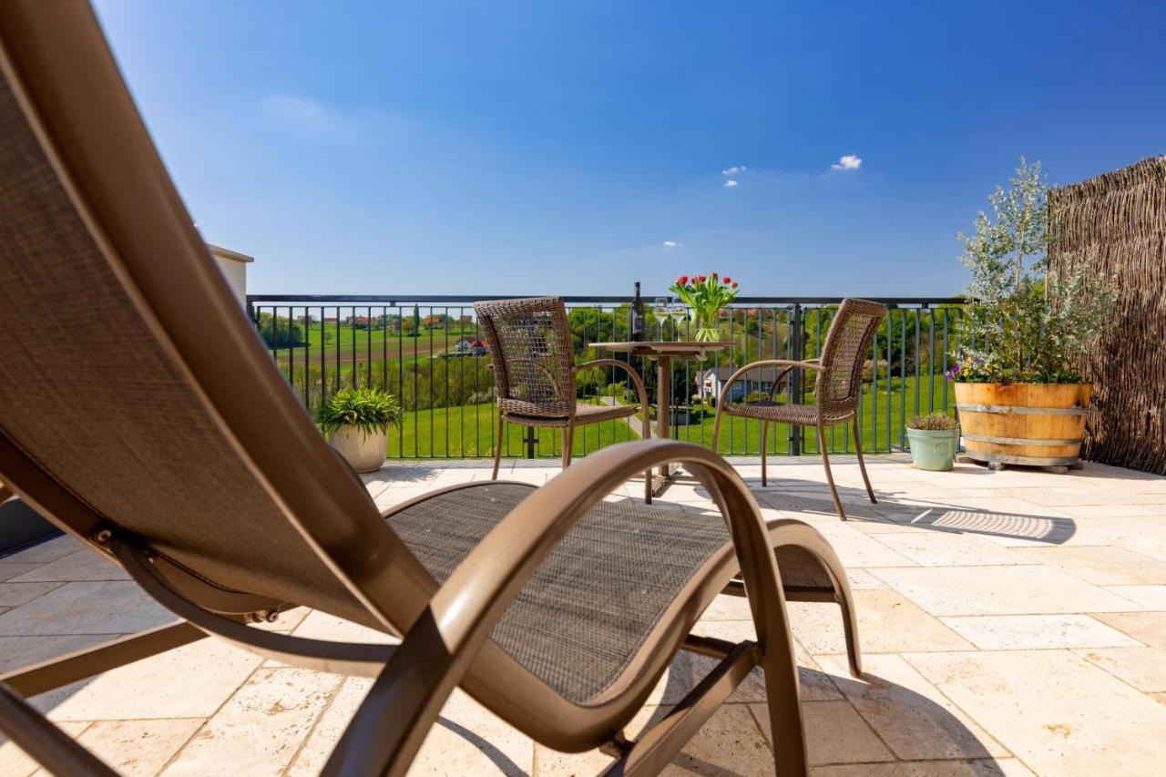 Bed and Breakfast Weingut Perner Ehrenhausen Exterior foto