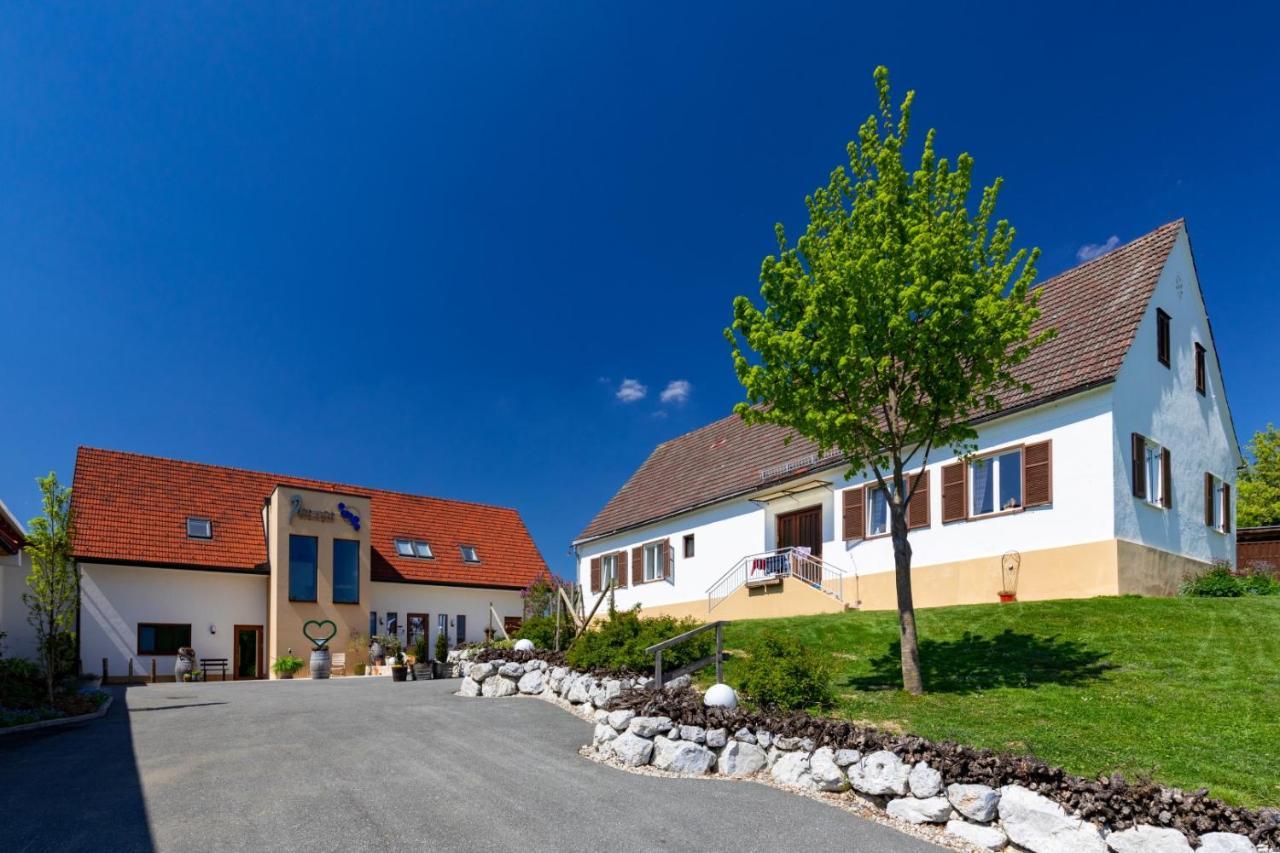 Bed and Breakfast Weingut Perner Ehrenhausen Exterior foto