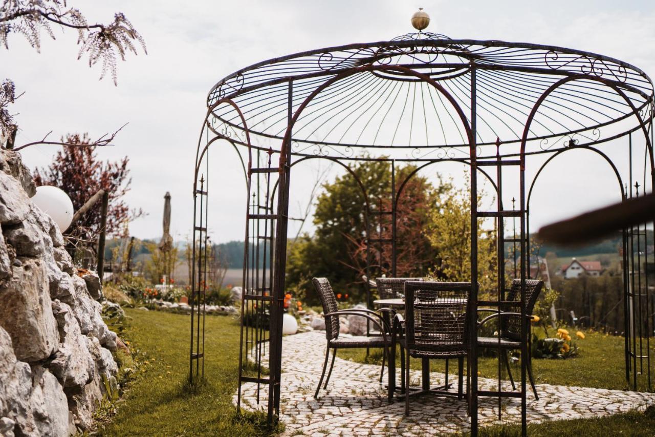 Bed and Breakfast Weingut Perner Ehrenhausen Exterior foto