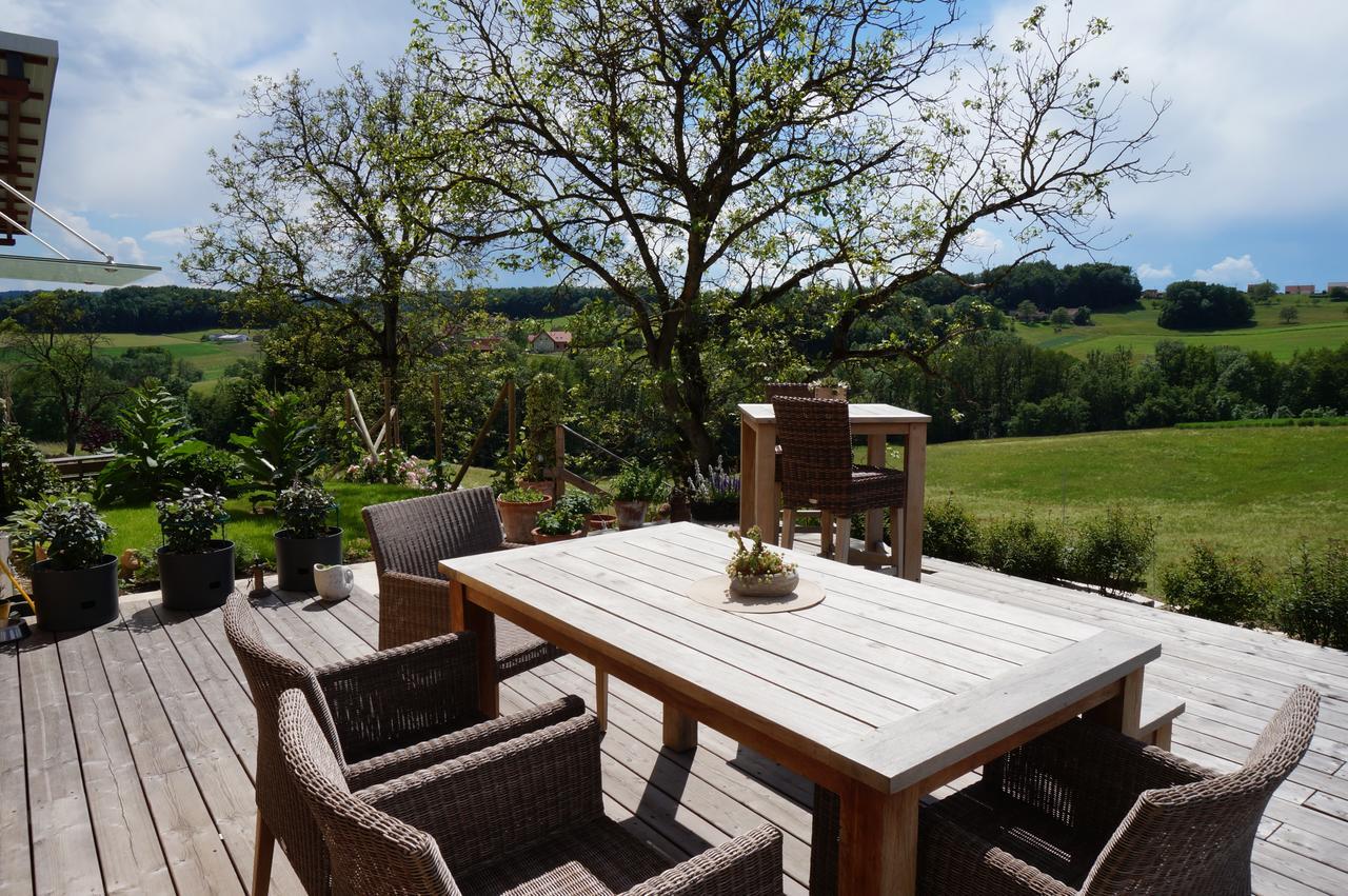 Bed and Breakfast Weingut Perner Ehrenhausen Exterior foto