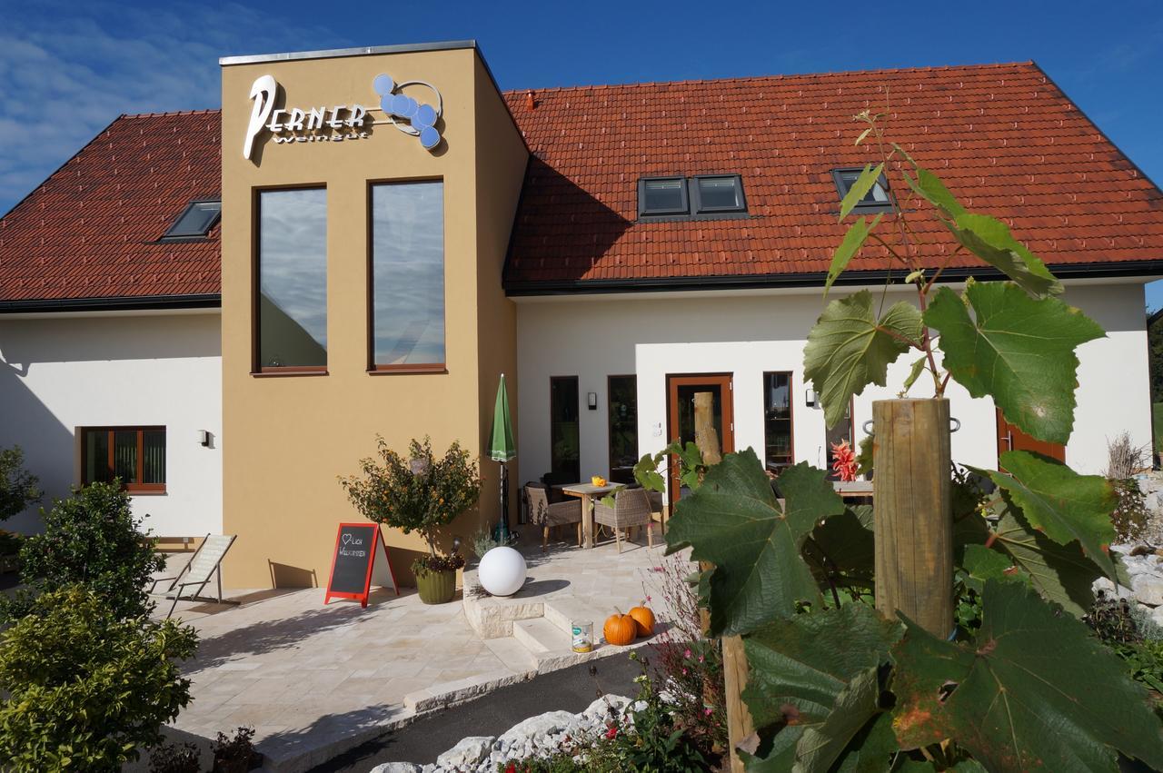 Bed and Breakfast Weingut Perner Ehrenhausen Exterior foto