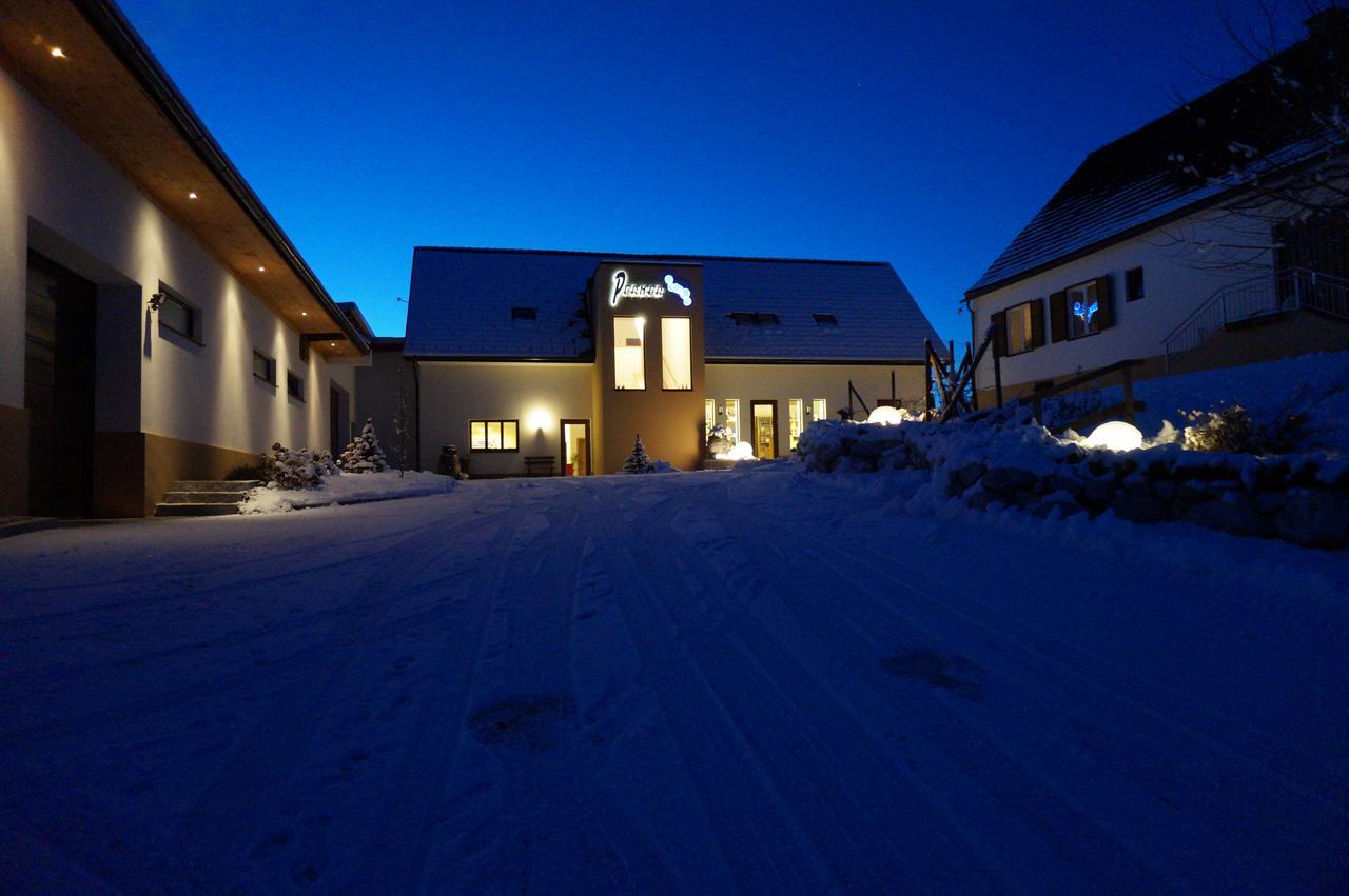 Bed and Breakfast Weingut Perner Ehrenhausen Exterior foto