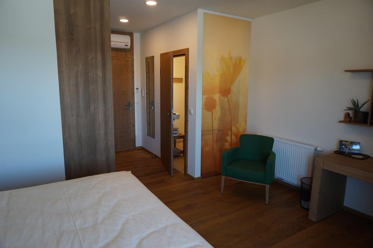 Bed and Breakfast Weingut Perner Ehrenhausen Exterior foto