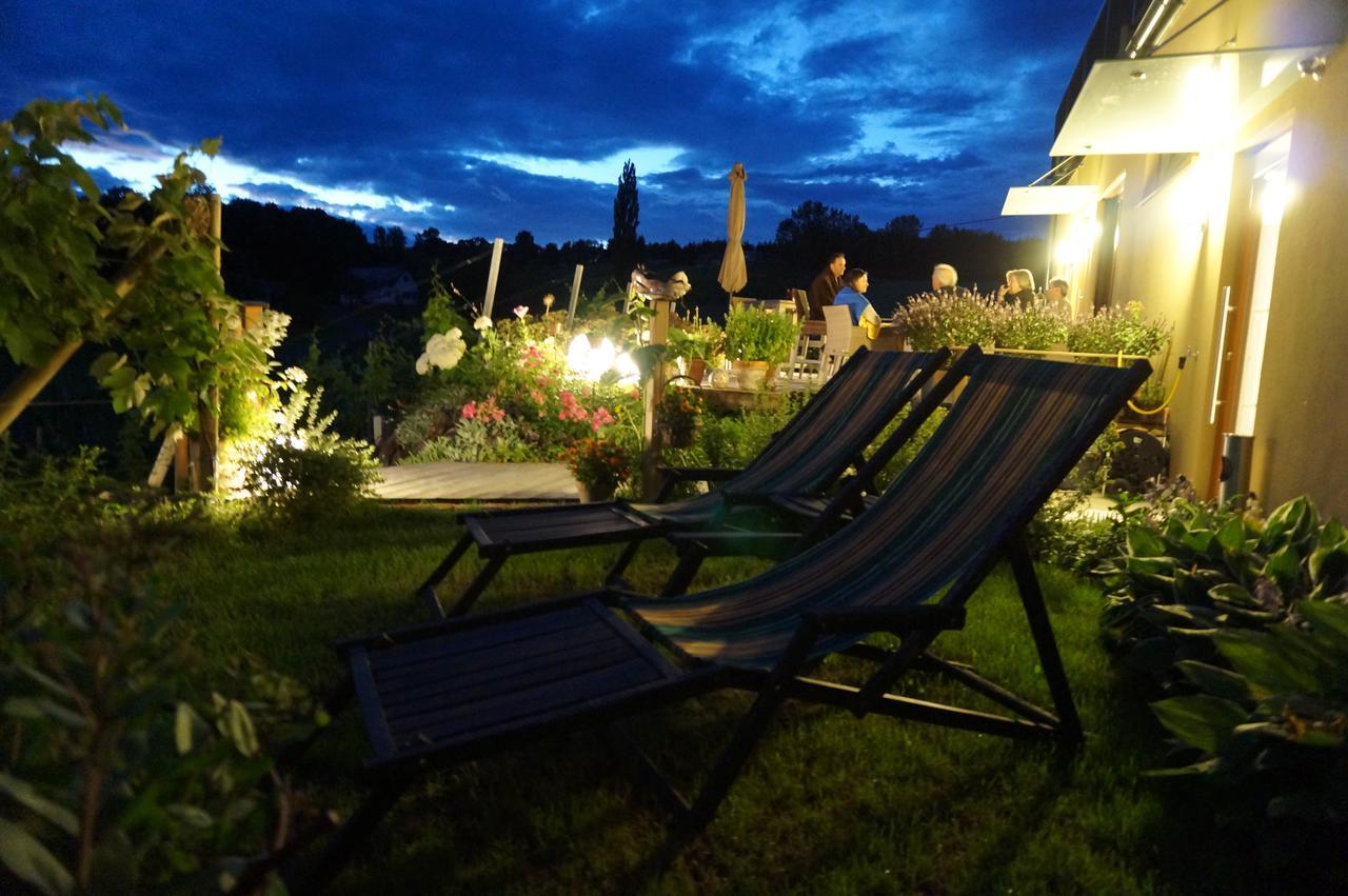 Bed and Breakfast Weingut Perner Ehrenhausen Exterior foto